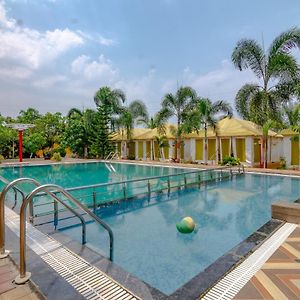 Luxury Cottage Pool View